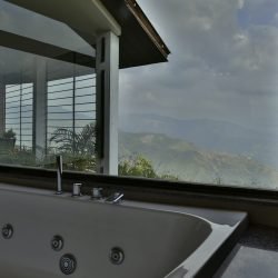 Luxury-presidential-bathroom-sink